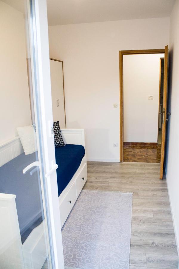 Ferienwohnung White Orchid Pula Exterior foto