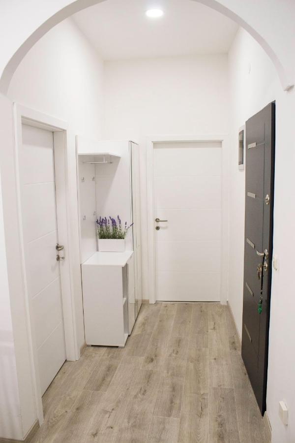 Ferienwohnung White Orchid Pula Exterior foto