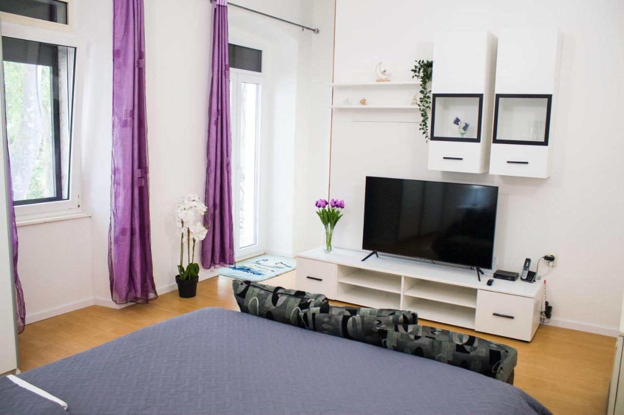 Ferienwohnung White Orchid Pula Exterior foto